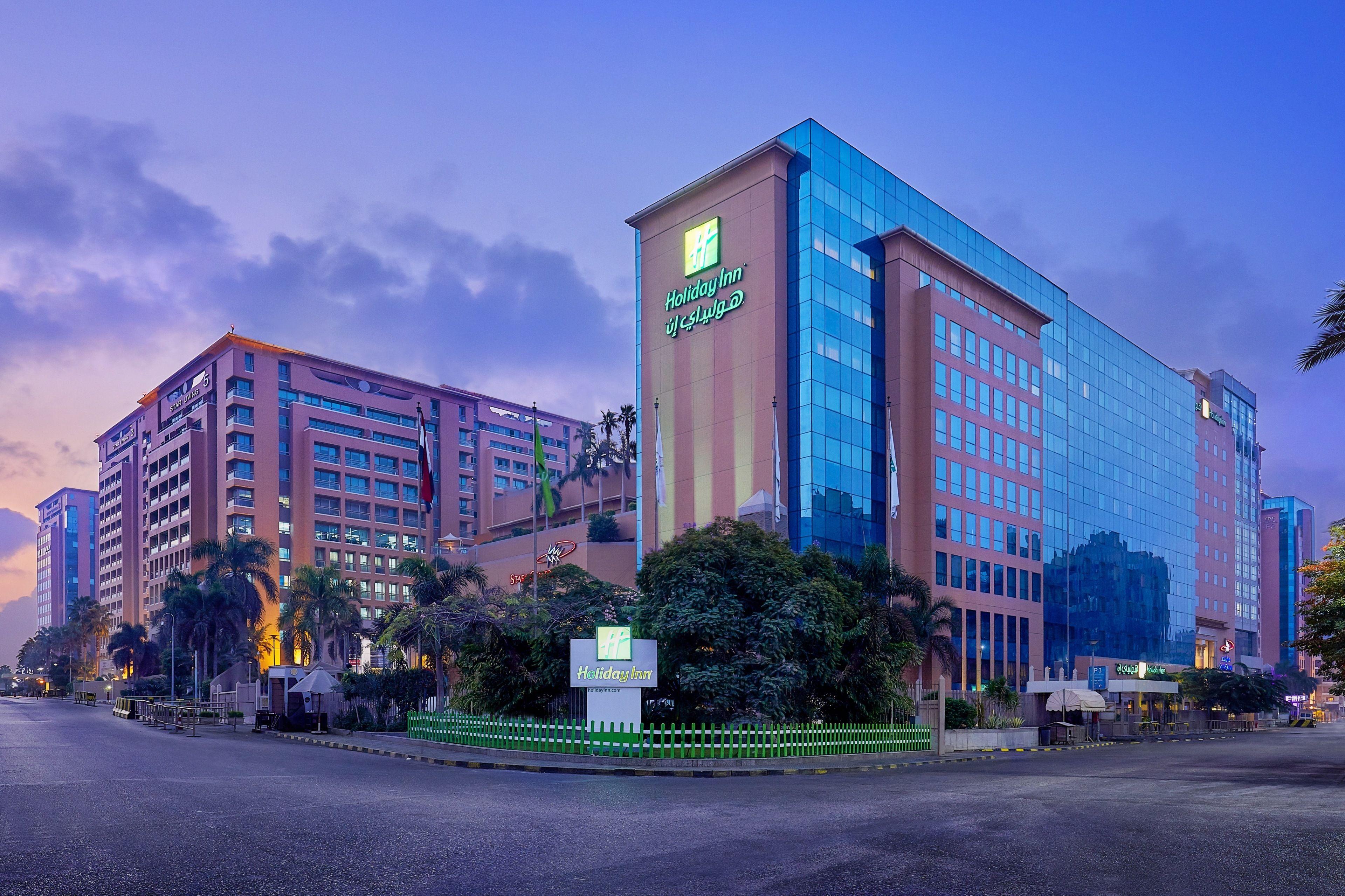 Near Downtown Mall: 2 Cairo Airport Hotels Compared
