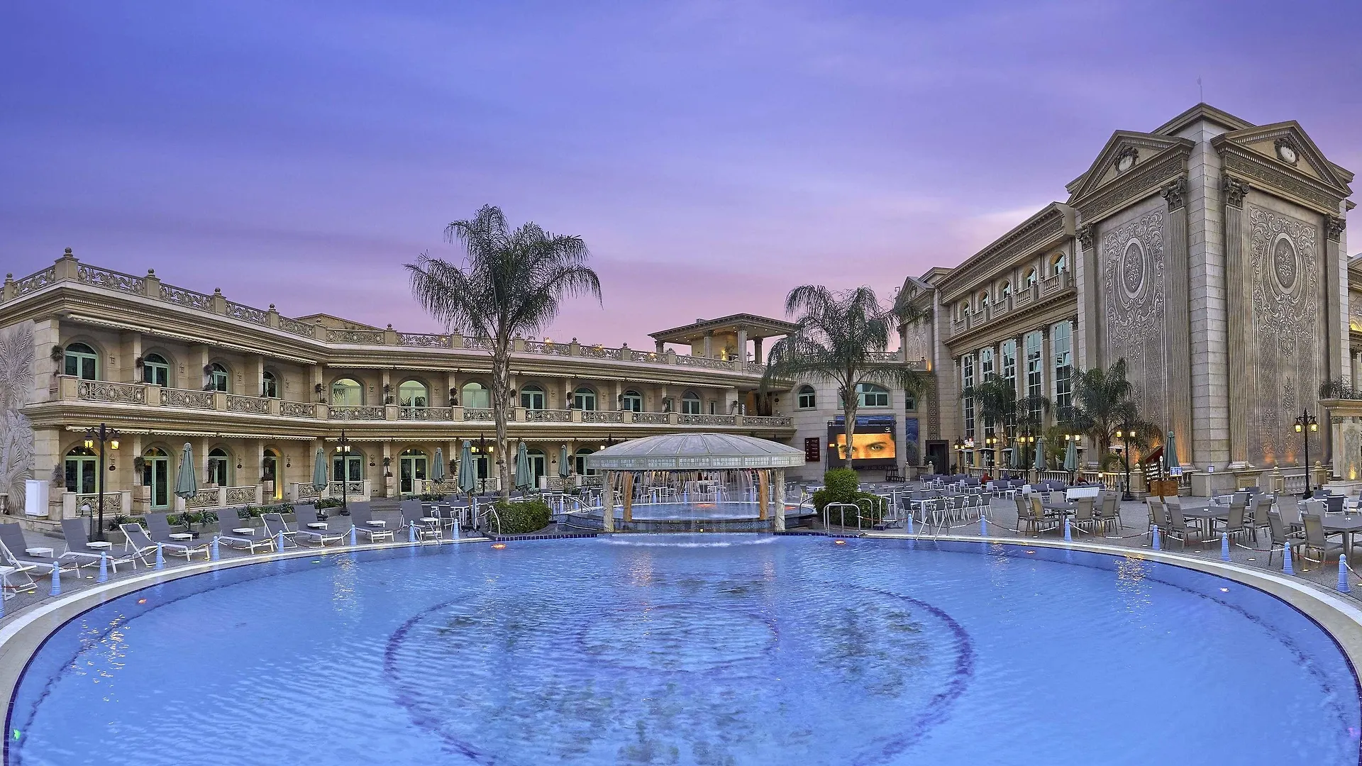Staying Near the October War Panorama: 14 Family Hotels Compared