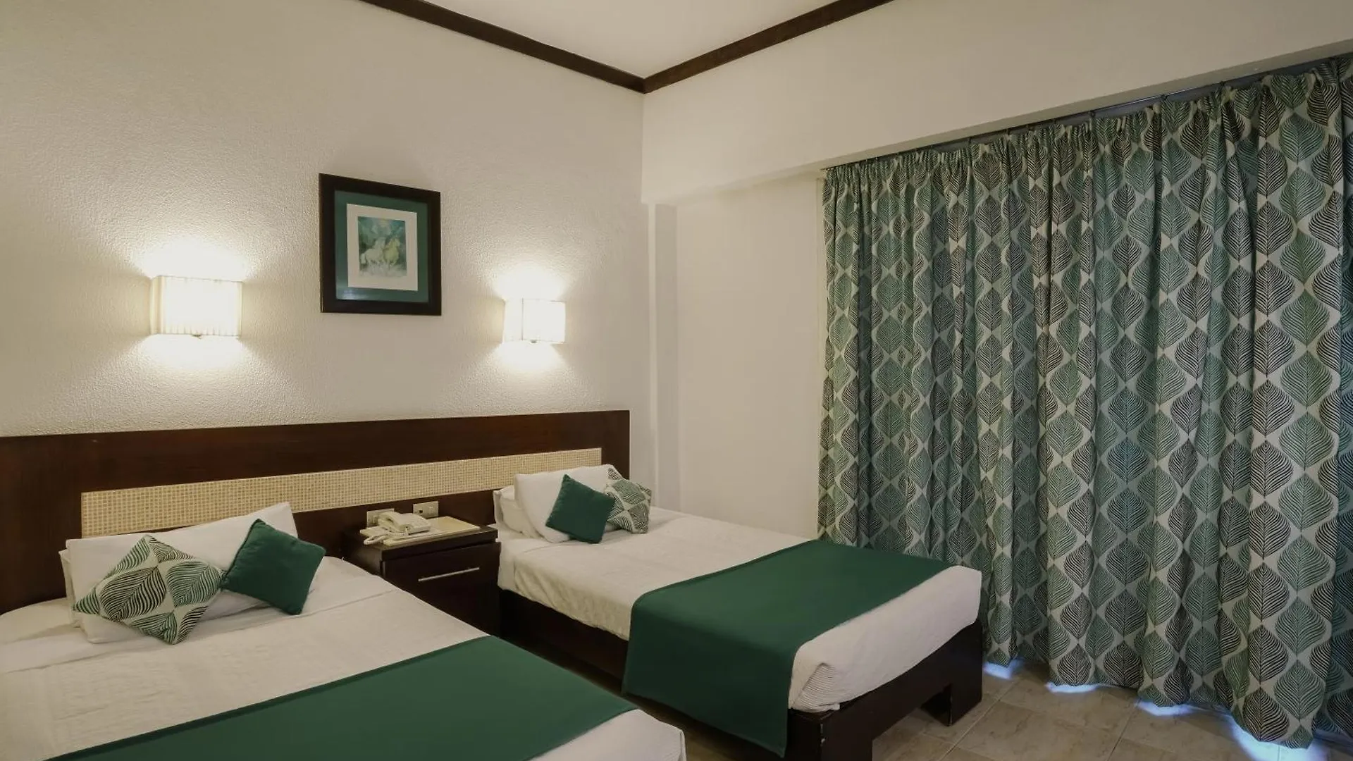 4 Airport Hotels Near Cleopatra Beach Worth Booking in Mersa Matruh