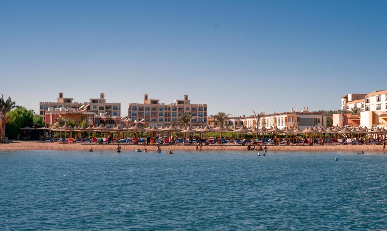 Where to Stay in Al Mamsha El Seyahi: 12 Best Family Hotels